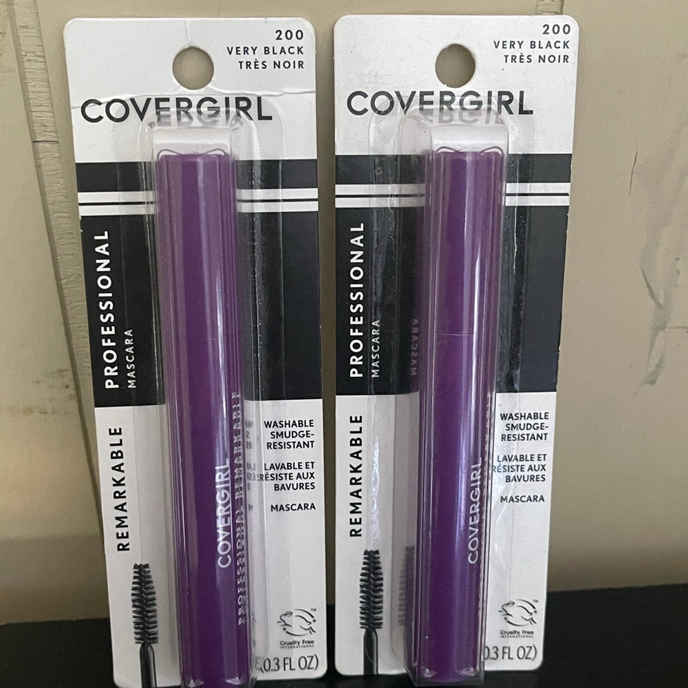 Cover girl mascara very black 200